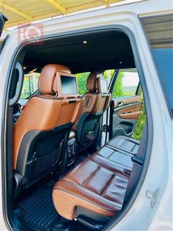 جیپ گراند شیرۆکی